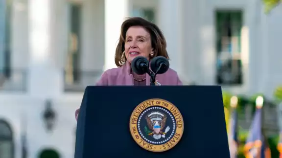 Pelosi viajará con el presidente del Comité de Asuntos Exteriores de la Cámara, Gregory Meeks, entre otros Pelosi viajará con el presidente del Comité de Asuntos Exteriores de la Cámara, Gregory Meeks, entre otros