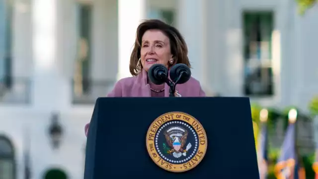 Pelosi viajará con el presidente del Comité de Asuntos Exteriores de la Cámara, Gregory Meeks, entre otros