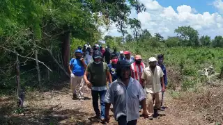 El voto de los campesinos aprobará o no la posición que tomen los docentes ante la agrupación ejidal que probó ser propietaria de la parcela en litigio