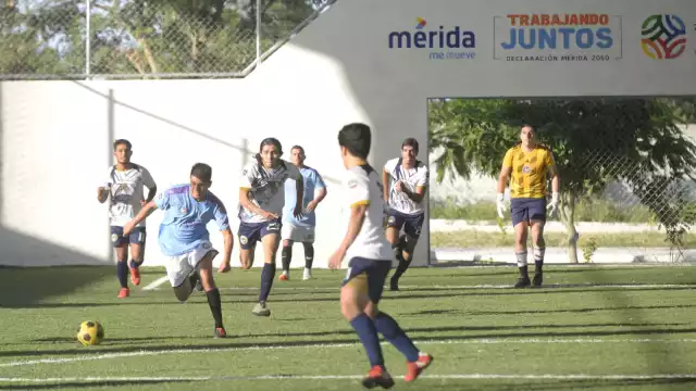 A los play- offs asisten las dos mejores escuadras de cada grupo de este Campeonato