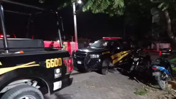 Tras un operativo en la zona del robo, los policías no lograron detener al ladrón, que logró escapar con el dinero de la estación de gas en Dzilam González Tras un operativo en la zona del robo, los policías no lograron detener al ladrón, que logró escapar con el dinero de la estación de gas en Dzilam González