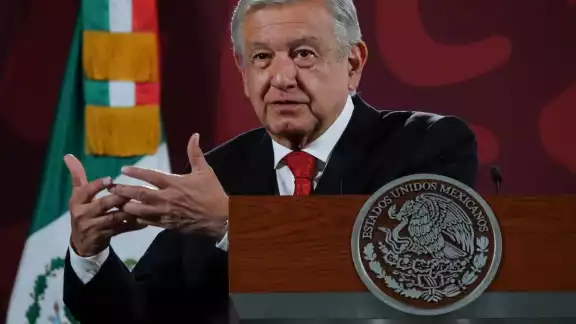 AMLO agradeció a los senadores por aprobar la reforma para extender hasta 2028 la presencia del Ejército en las calles AMLO agradeció a los senadores por aprobar la reforma para extender hasta 2028 la presencia del Ejército en las calles