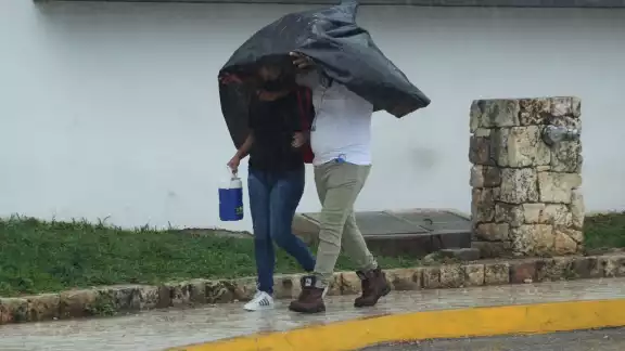 Ciudad del Carmen espera fuertes lluvias debido a una zina de baja presión Ciudad del Carmen espera fuertes lluvias debido a una zina de baja presión