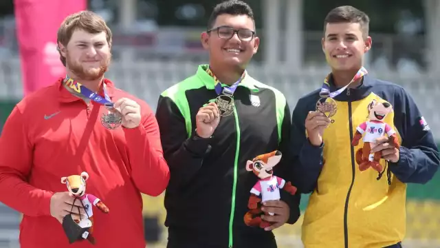Dafne Quintero y Sebastián García, cosecharon tres de oro en la prueba de equipo mixto compuesto
