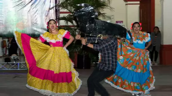 Para este año se suspende el tradicional desfile Para este año se suspende el tradicional desfile