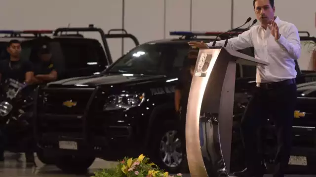 El gobernador Mauricio Vila anunció la entrega de más patrullas durante este 2023