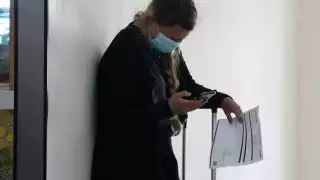 La turista tuvo que permanecer en Cancún tras dar positivo