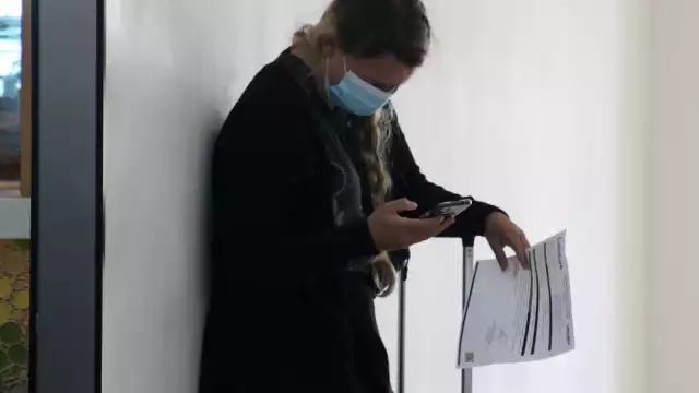 La turista tuvo que permanecer en Cancún tras dar positivo