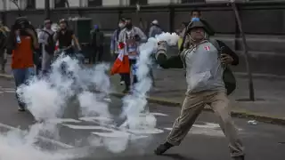 Sube a cuatro la cifra de muertos en protestas por nuevas elecciones en Perú