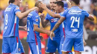 El  duelo entre Tigres y Cruz Azul terminó con un marcador de 3-2 en favor de la Máquina