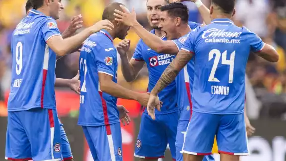El  duelo entre Tigres y Cruz Azul terminó con un marcador de 3-2 en favor de la Máquina