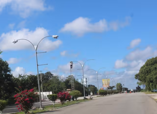 Servicios Públicos alista la avenida U Belil Lak´ín en vísperas de la “Expo Feria