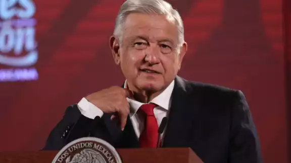 AMLO llama al PRI a valorar alianza con PAN