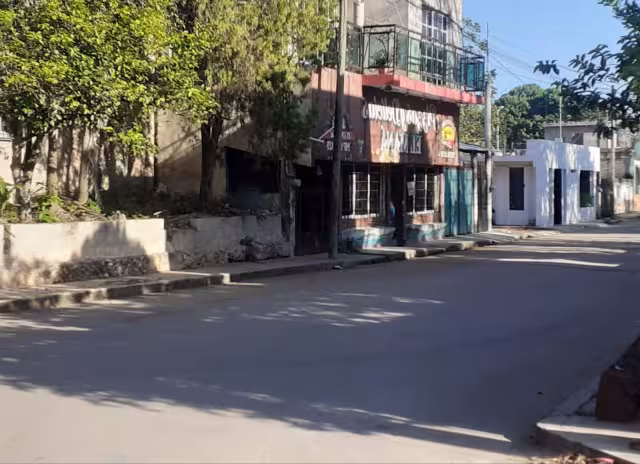 La mujer no se percató en qué momento los amantes de lo ajeno se metieron a robarle