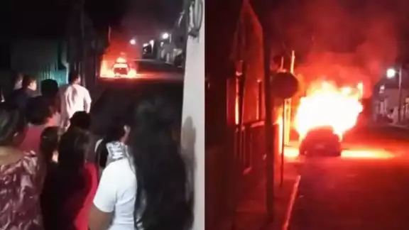 Las llamas alertaron a los vecinos del lugar que pidieron apoyo a las autoridades municipales Las llamas alertaron a los vecinos del lugar que pidieron apoyo a las autoridades municipales