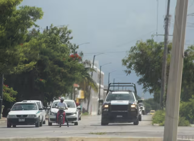 El hombre huyó de las instalaciones de la Jurisdicción Sanitaria de Cancún, por lo que elementos policiacos comenzaron su búsqueda