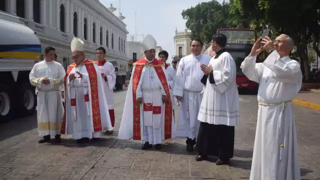 Son más de 200 sacerdotes los que renuevan sus promesas