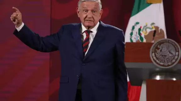 AMLO señala que como no hay información suficiente se piensa que es algo que si afecta, pero no tanto y resulta que es más dañino el vapeador que el cigarro AMLO señala que como no hay información suficiente se piensa que es algo que si afecta, pero no tanto y resulta que es más dañino el vapeador que el cigarro