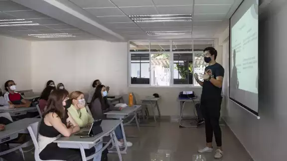 Con la vacuna, aseguran que el riesgo de enfermar es mucho menor Con la vacuna, aseguran que el riesgo de enfermar es mucho menor