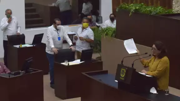 En la sesión votaron 13 a favor y 10 en contra de la confirmación. En la sesión votaron 13 a favor y 10 en contra de la confirmación.