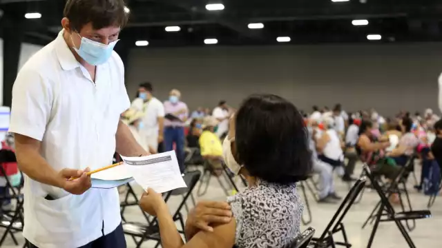 En el primer día de la jornada se aplicaron más de 8 mil vacunas, el día ayer se esperaba inmunizar hasta 4 mil