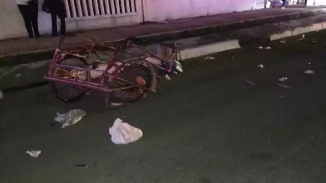 El conductor de un triciclo perdió la vida al pasarse el alto marcado