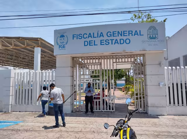 La abogada y feminista acompañó a su defendida y afuera de la FGE Quintana Roo compartió con la prensa lo que sucedería al interior del inmueble