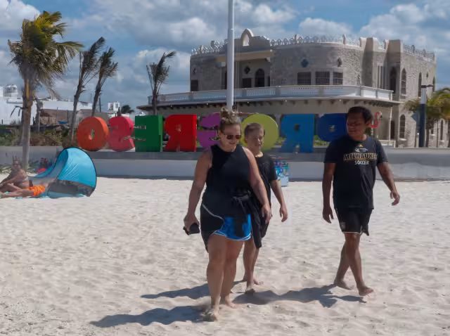Cuando decidieron regresar a su país, al poco tiempo se desataron los combates, por lo que prefirieron establecerse en Mérida