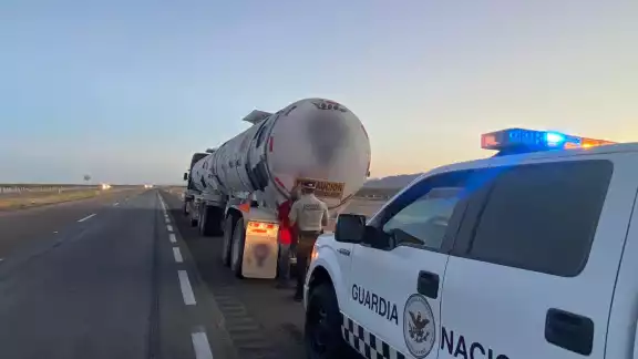 En Campeche se reportó una incidencia de sustracción ilegal de combustible de hasta mil 37 litros, cantidad mucho menor que en Quintana Roo con 33 mil 900 En Campeche se reportó una incidencia de sustracción ilegal de combustible de hasta mil 37 litros, cantidad mucho menor que en Quintana Roo con 33 mil 900