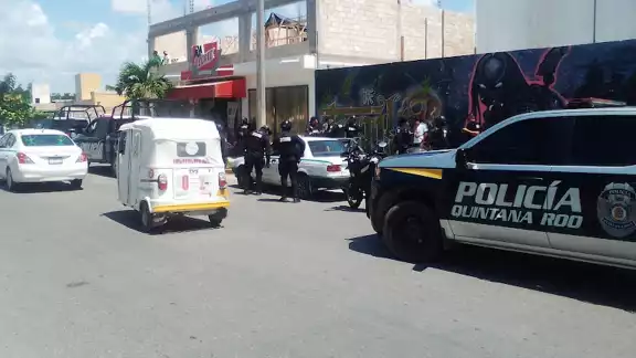 A fines de octubre, numerosos policías salieron con maletas A fines de octubre, numerosos policías salieron con maletas