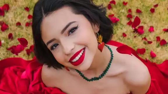 ¿Ángela Aguilar presume a su nuevo novio en redes sociales?