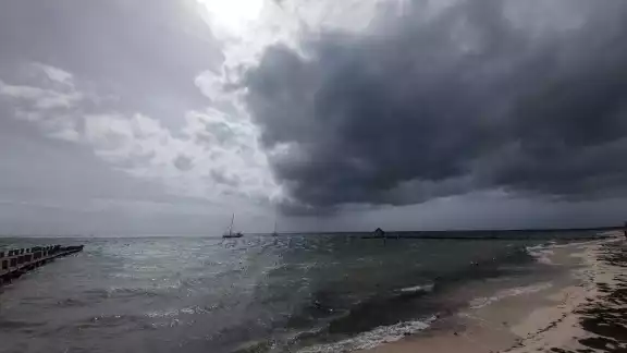 Esta tarde, “Pamela” se debilitó a tormenta tropical, mientras se localizaba a 22 kilómetros al sur-sureste de Cabo San Lucas, en Baja California Sur Esta tarde, “Pamela” se debilitó a tormenta tropical, mientras se localizaba a 22 kilómetros al sur-sureste de Cabo San Lucas, en Baja California Sur