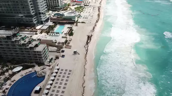 Cancún es uno de los primeros grandes destinos que abre parcialmente al turismo (Cuartoscuro) Cancún es uno de los primeros grandes destinos que abre parcialmente al turismo (Cuartoscuro)