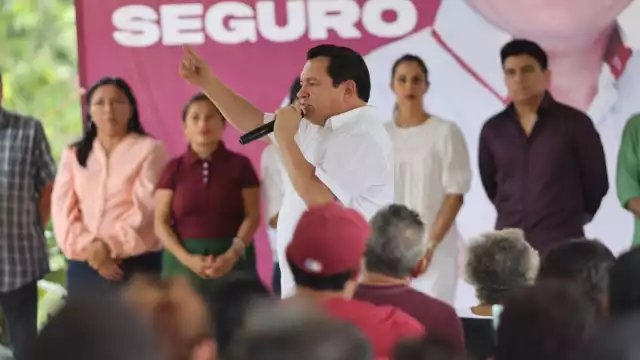 Joaquín Díaz Mena fue recibido con charanga en Chocholá