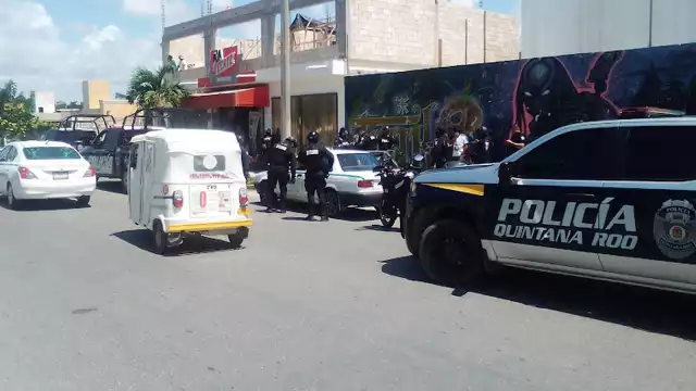 A fines de octubre, numerosos policías salieron con maletas