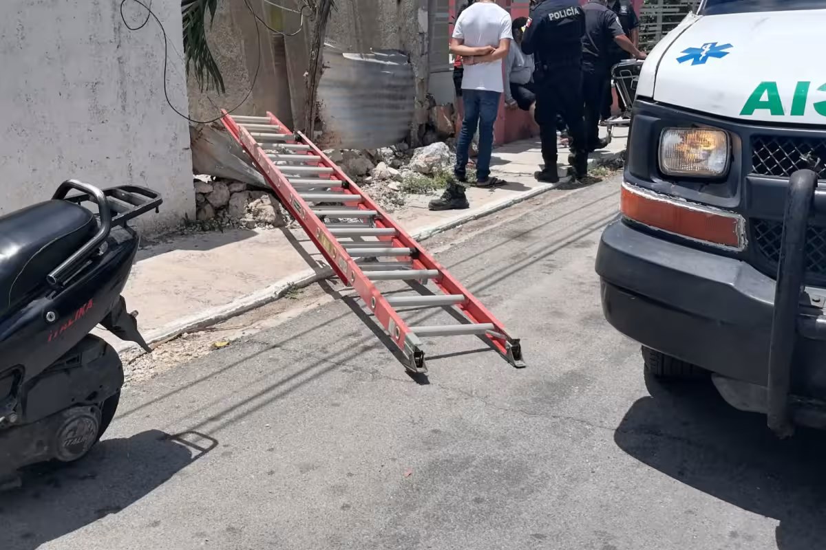 Hombre cae de dos metros de altura mientras trabajaba en Motul - PorEsto