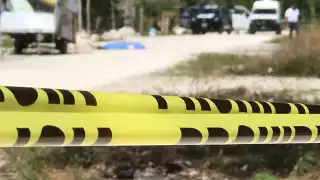 El hombre murió en el sitio donde fue baleado en Cancún, y su cuerpo fue llevado al Semefo para la necropcia del ley