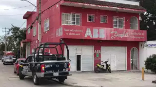 Empleados del negocio en Cancún narraron a policías cómo ocurrió el robo armado en la Supermanzana 230