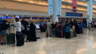 Los cinco retrasos fueron dos vuelos nacionales y tres internacionales