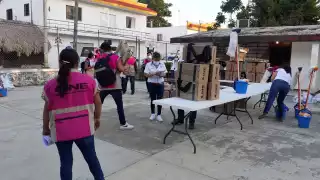 En José María Morelos la lista nominal es de 27 mil 940, de los cuales 14 mil 105 son hombres y 13 mil 835 son mujeres