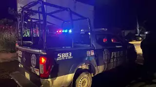 La Policía Municipal hacía rondines de vigilancia en la zona cuando se percataron del agredido tirado en la calle, quien sangraba profusamente del rostro.