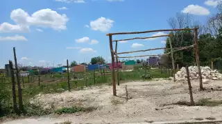 Denuncian invasiones en predio federal del Tren Maya en la colonia Fertimex, Escárcega