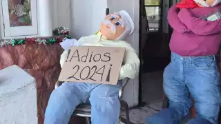 Tradicional quema del muñeco de año viejo a punto de desaparecer