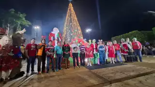 Así se vivió el encendido del árbol en Hecelchakan