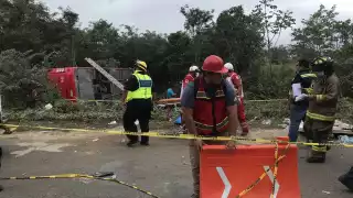 La unidad de ADO accidentada transportaba a pasajeros mexicanos y extranjeros, según la lista de viajeros que fue revelada tras el hecho