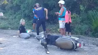 Motociclista lesionada tras ser embestida en la entrada norte de Tulum