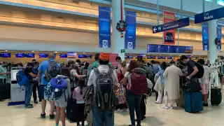 Cerca de 500 turistas se contabilizaron en el Aeropuerto Internacional de Cancún este 30 de diciembre
