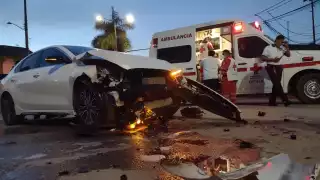 Se trasladaron al sitio de percance paramédicos de la Cruz Roja