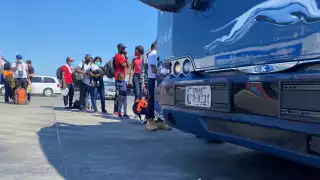 Muere niño de 3 años que viajaba en autobús que transportaba migrantes hacia Chicago