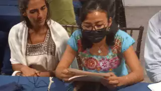 Desde niña la vida y mis padres me enseñaron el valor de no olvidar mis raíces, afirmó la joven maya en entrevista con este rotativo